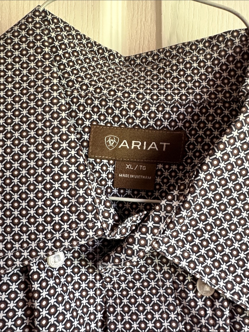 XL Ariat Men's Navy Geo-Print Button-Up Shirt - Picture 2 of 3